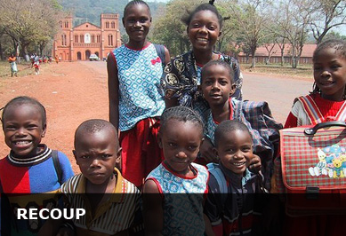 africian children outside smiling